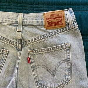 NWOT Levi’s Light Wash High Rise Straight Jeans